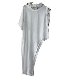 Bukezy Top  Zipper Detail Short Sleeves and Asymmetrical Design‎ Size M